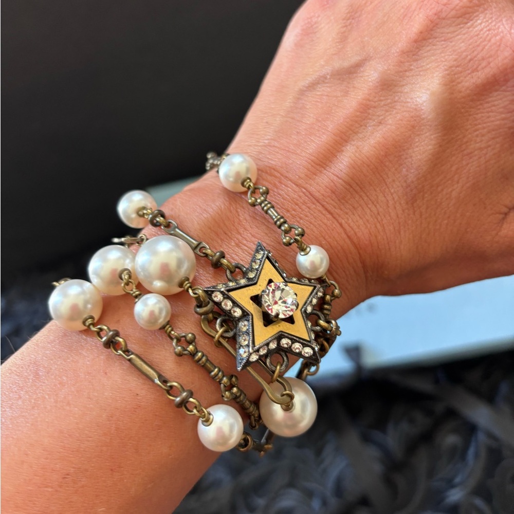 Lanvin Pearl and Gold Bracelet - Picture 3 of 5